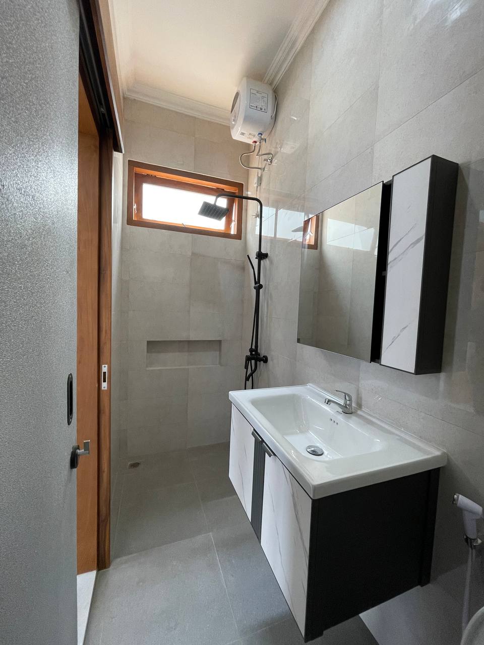 Rumah-Mewah-dalam-Ringroad-Jl-Gedongkuning-Jogja-17