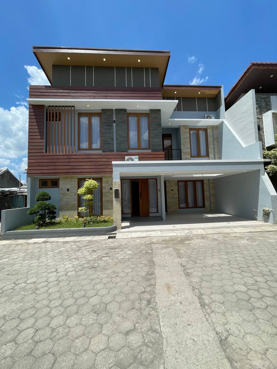 Rumah-Mewah-dalam-Ringroad-Jl-Gedongkuning-Jogja-2