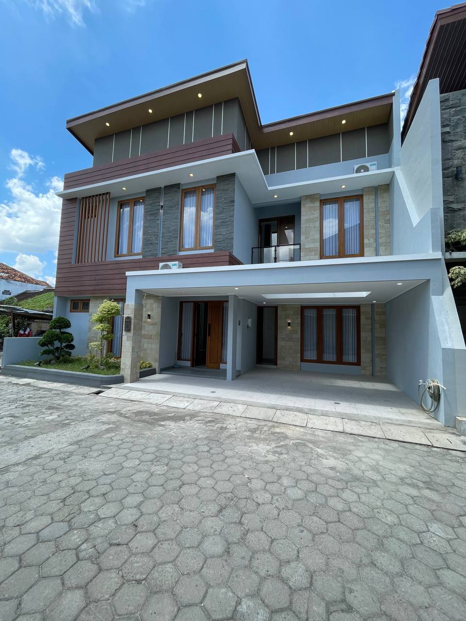Rumah-Mewah-dalam-Ringroad-Jl-Gedongkuning-Jogja-3