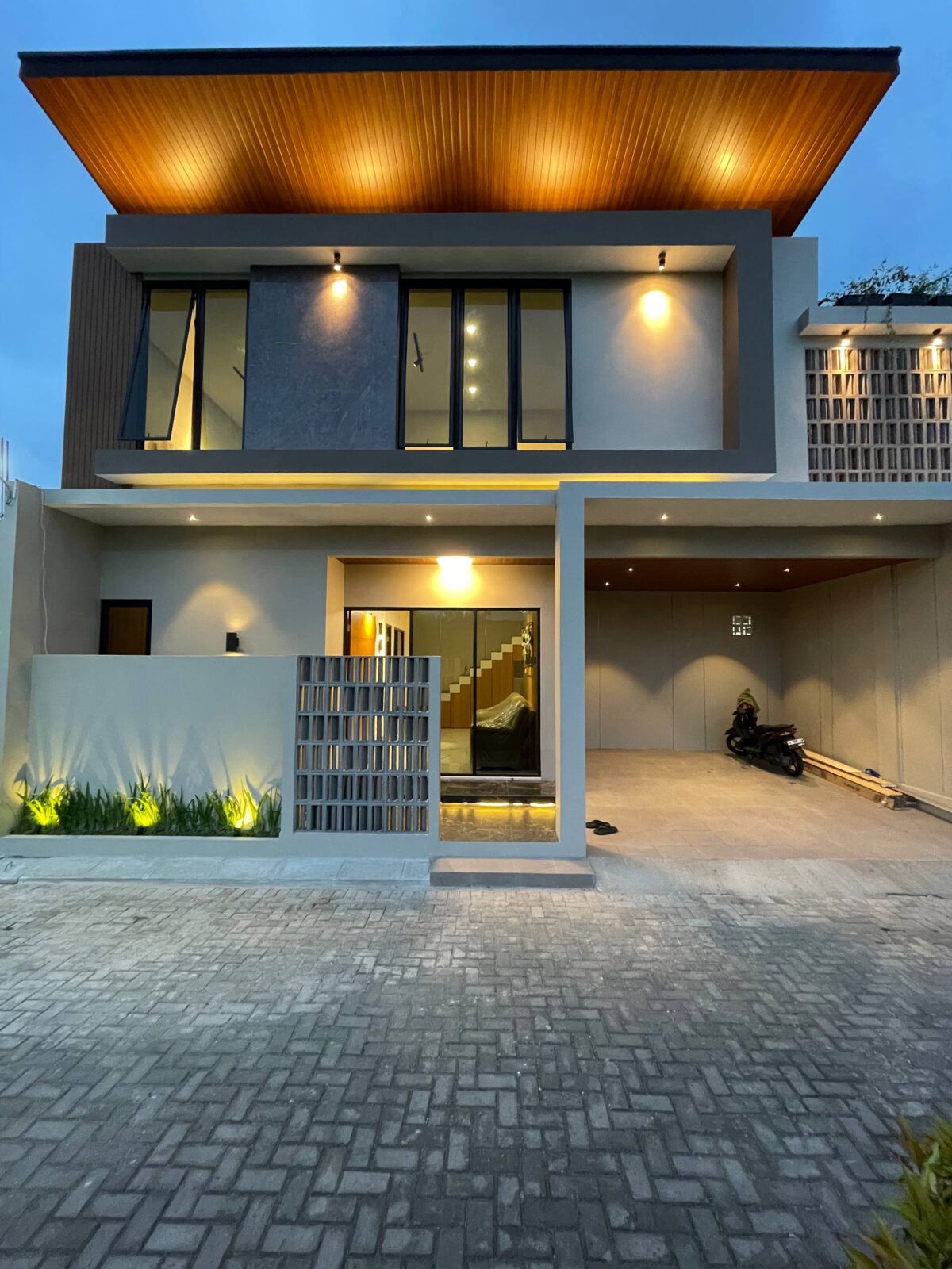 photo_1_2025-10-19_23-06-48